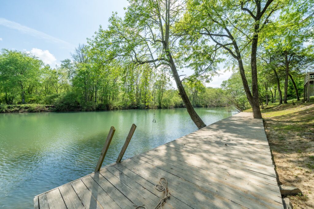 Lake Hamilton Luxury Lake Home Auctioned By David Brewer and Joe Wilson at Wilson Auctioneers